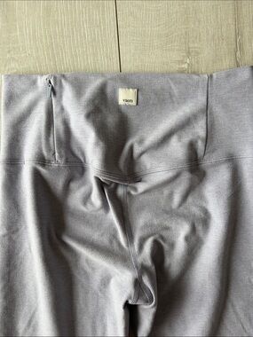VUORI HIGH WAIST SZ SMALL LIGHT PURPLE HEATHER LEGGINGS CROP LENGTH PERFECT